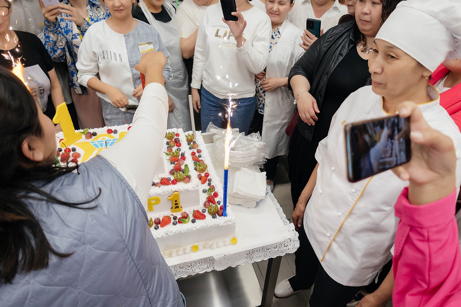 День рождения гипермаркета "Анвар" в г.Актау.